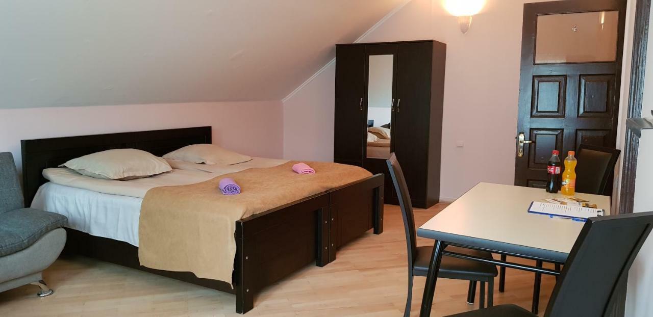 Guest House Likani 2017 보르조미 외부 사진
