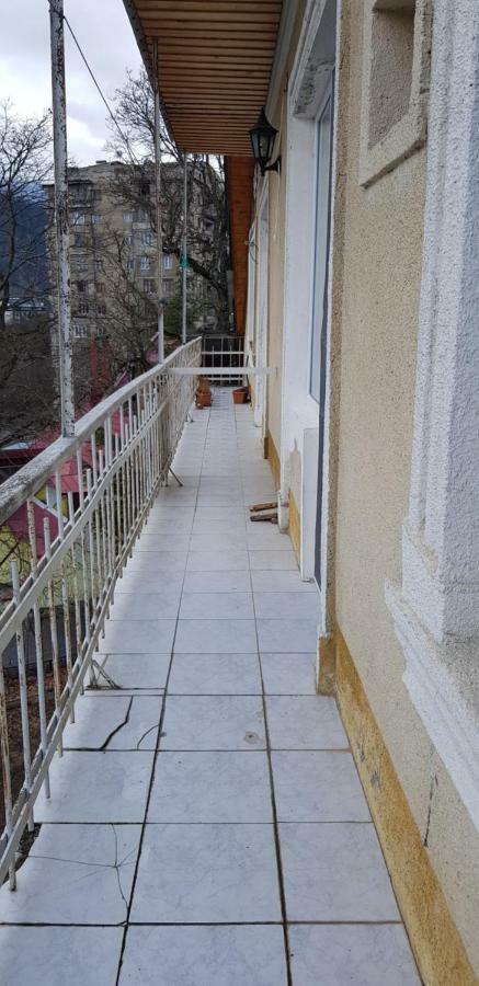 Guest House Likani 2017 보르조미 외부 사진
