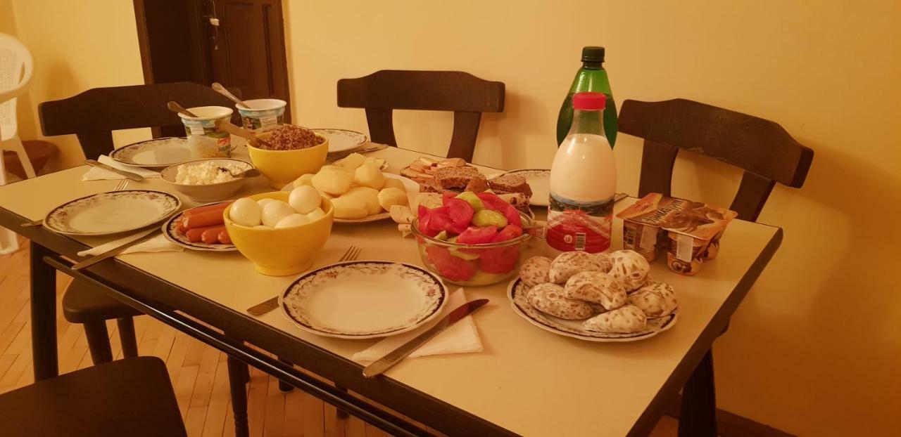 Guest House Likani 2017 보르조미 외부 사진