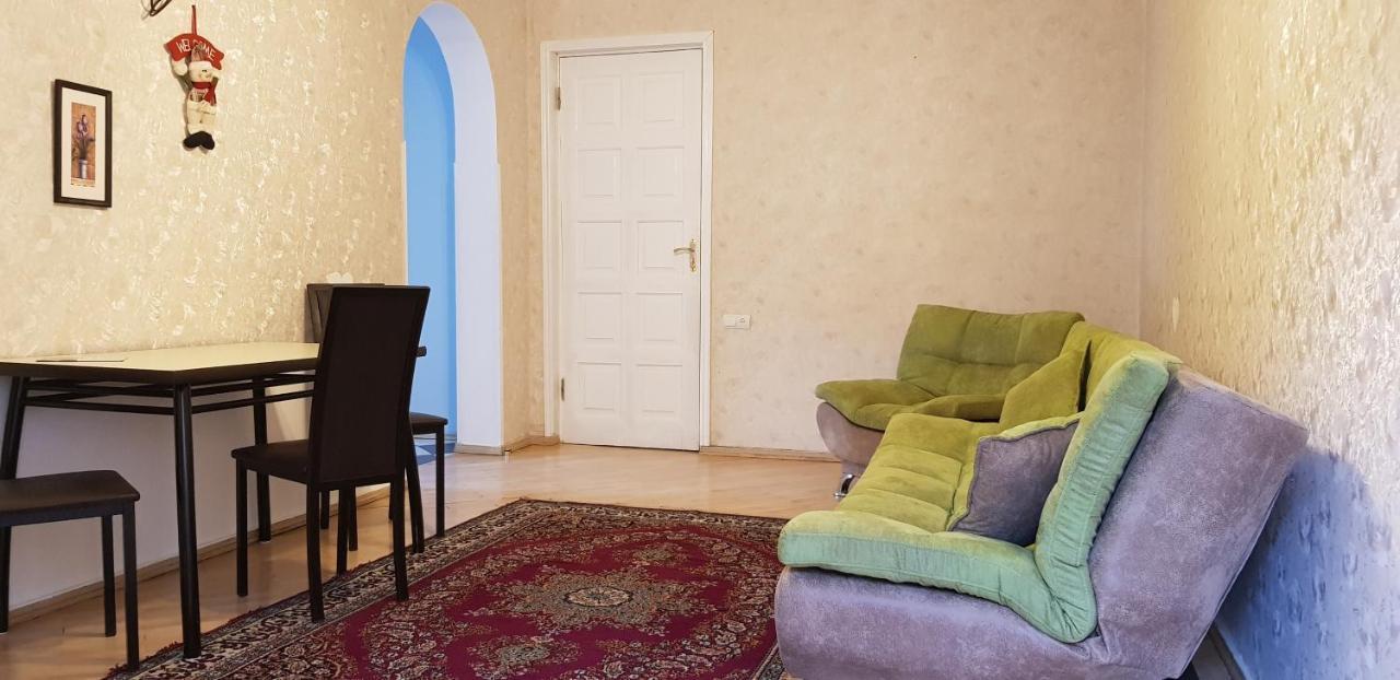 Guest House Likani 2017 보르조미 외부 사진